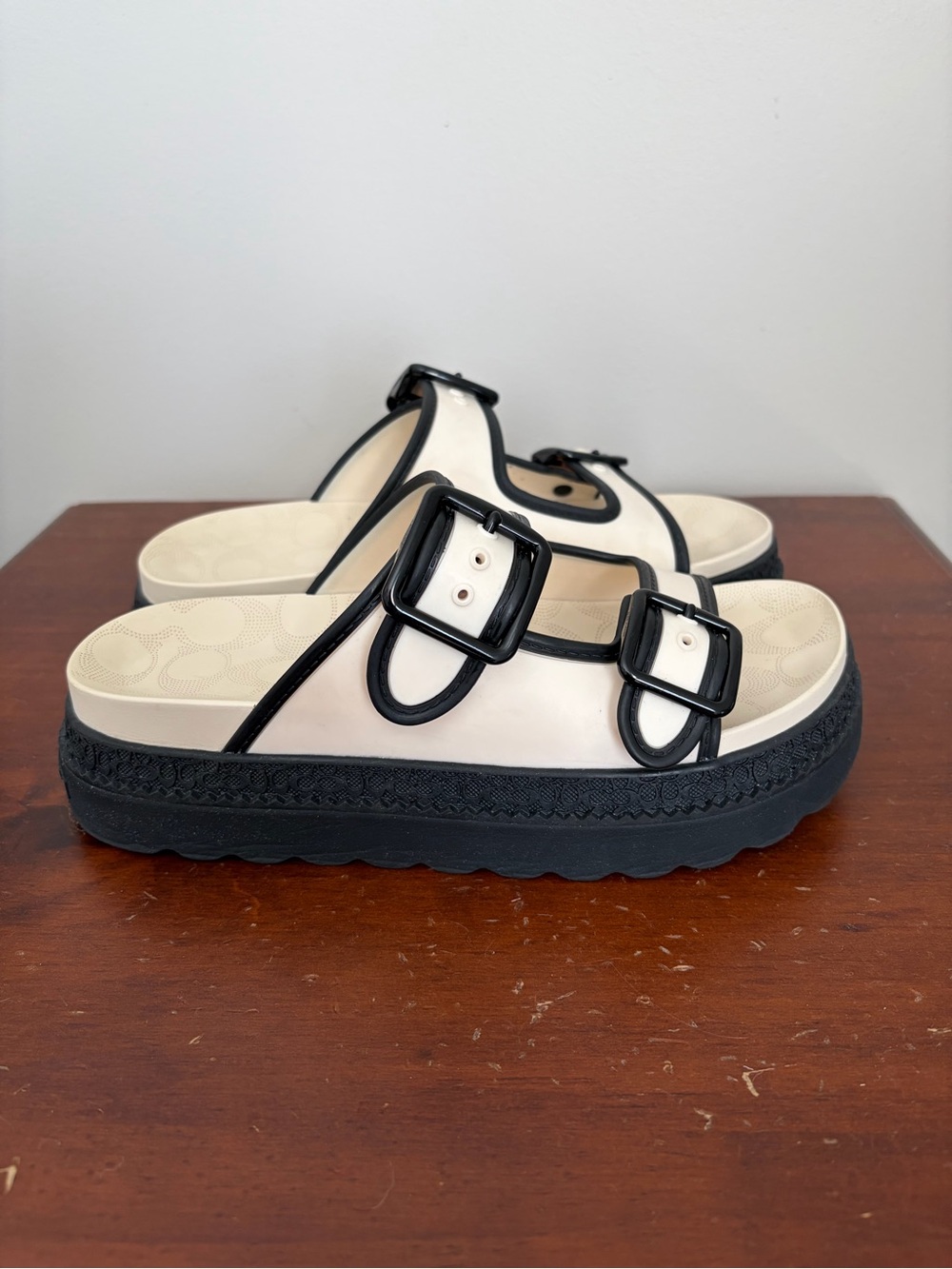 Coach Lainey Sandal - Picture 4 of 11